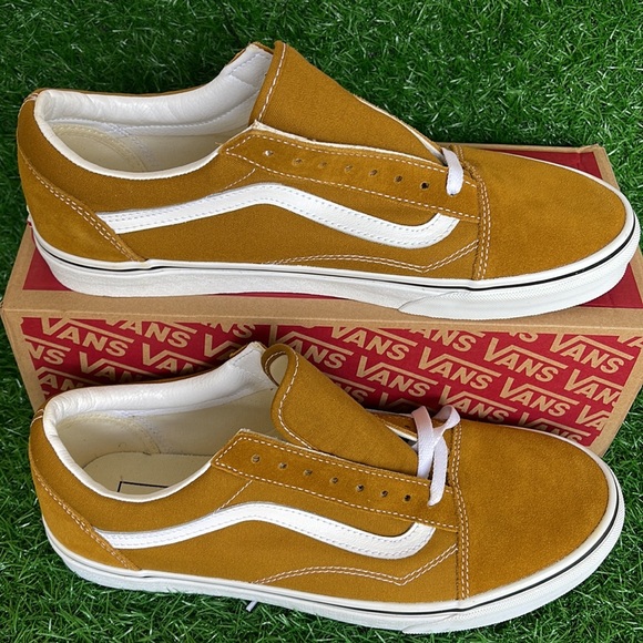 Vans WMNS Old Skool
Color Theory Golden Brown
VN0005UF1M7
Sneakers - Picture 4 of 16